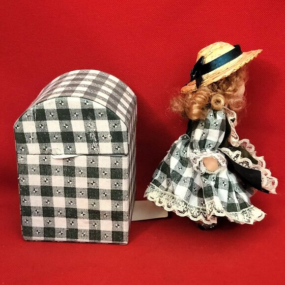 Vintage Miniature Bisque Porcelain Doll Jointed Checkered Lidded Box - Picture 5 of 12